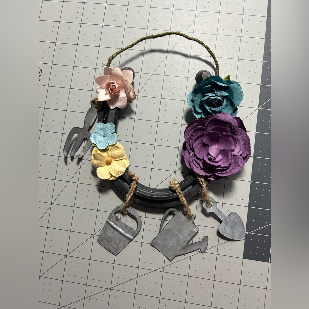 Horseshoe wall decor